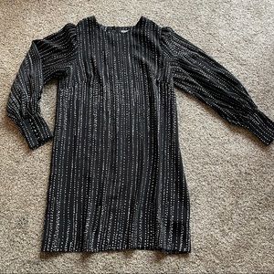 H&M Cuffed Sleeve Shift Dress